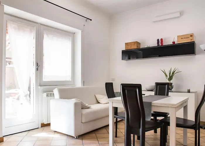 Con Giardino Via Silvestri רומא