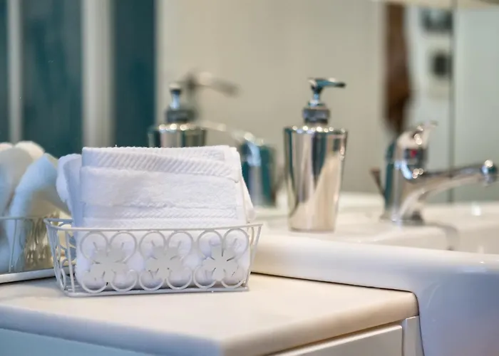 Con Giardino Via Silvestri דירה