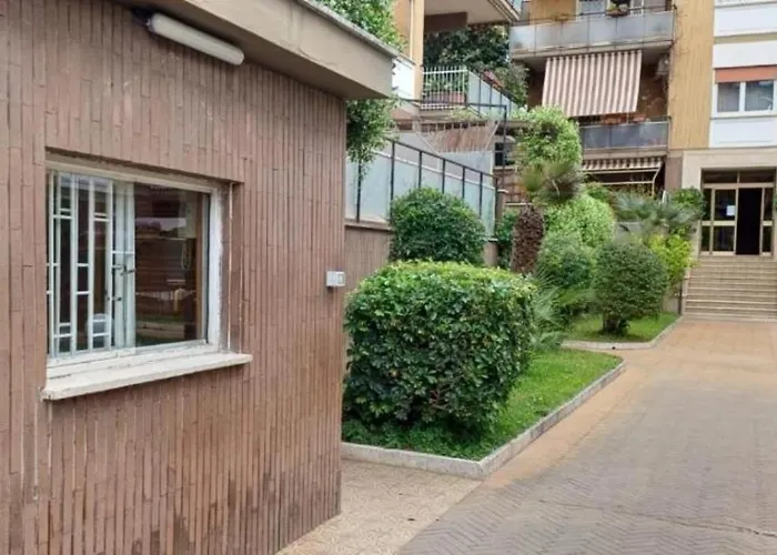 Con Giardino Via Silvestri * רומא