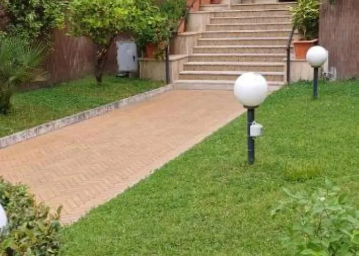 Con Giardino Via Silvestri דירה